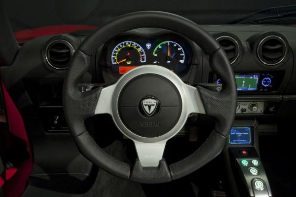 wnętrze Tesla Roadster Sport