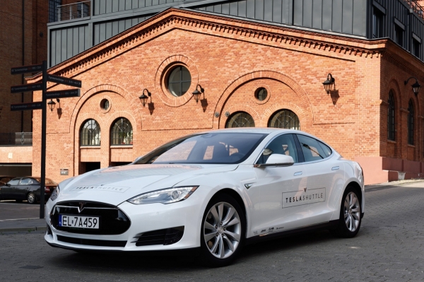 Tesla Shuttle - Tesla Model S