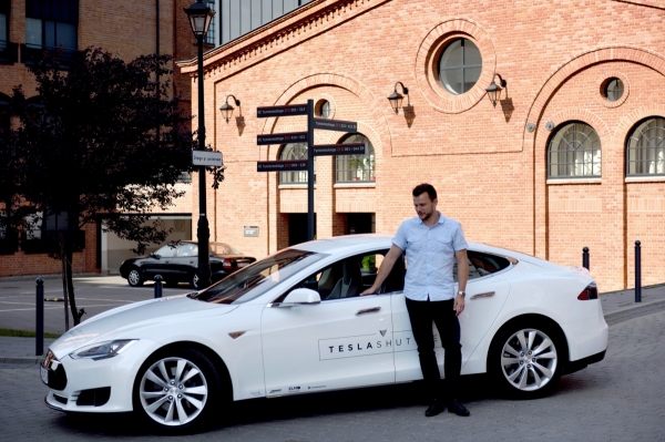 Tesla Shuttle - Tesla Model S
