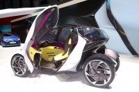 Toyota i-Tril Concept na wystawie w Genewie