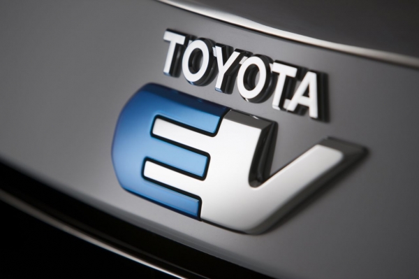 Toyota RAV4 EV 2012 (wersja koncepcyjna/prototypowa)