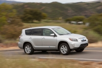 Toyota RAV4 EV schodzi ze sceny z akcją przywoławczą