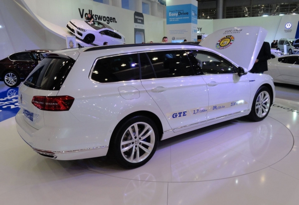 Volkswagen Passat GTE na wystawie Poznań Motor Show 2015