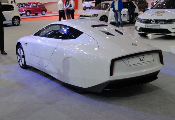 Volkswagen XL1 na wystawie Poznań Motor Show 2015