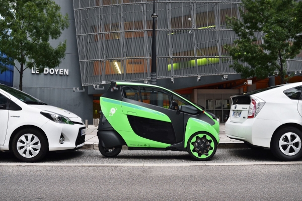 Toyota i-Road dla wypożyczalni Citélib by Ha:mo w Grenoble