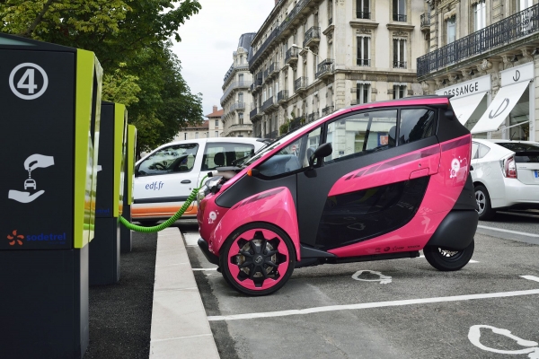 Toyota i-Road dla wypożyczalni Citélib by Ha:mo w Grenoble