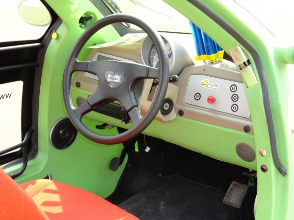 Zlot EV Żyrardów 2011 - Re-Volt należący do 3xE - samochody elektryczne