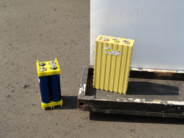 Zlot EV Żyrardów 2011 - akumulatory w ofercie  firmy 3xE - samochody elektryczne