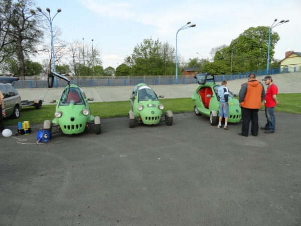 Zlot EV Żyrardów 2011 - Re-Volty firm Impact Automotive Technologies i 3xE - samochody elektryczne